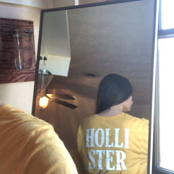 Hollister top bundle - Picture 6 of 6